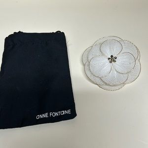 Anne Fontaine flower pin